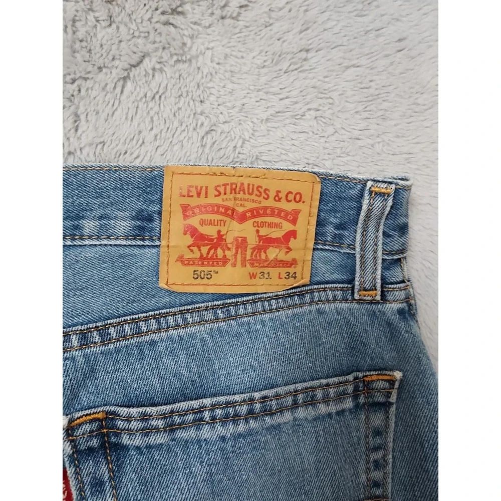Levis 505 Jeans Mens 31x34 Straight Leg Denim Light Wash Blue Regular Fit Casual
